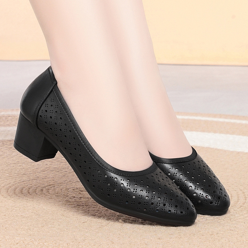 Sepatu Mary Jane Beige Dengan  - Ankle Strap Heels ulasan dan harga